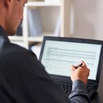 Tout savoir sur la signature électronique : de l'intégration API aux solutions pour les commerciaux